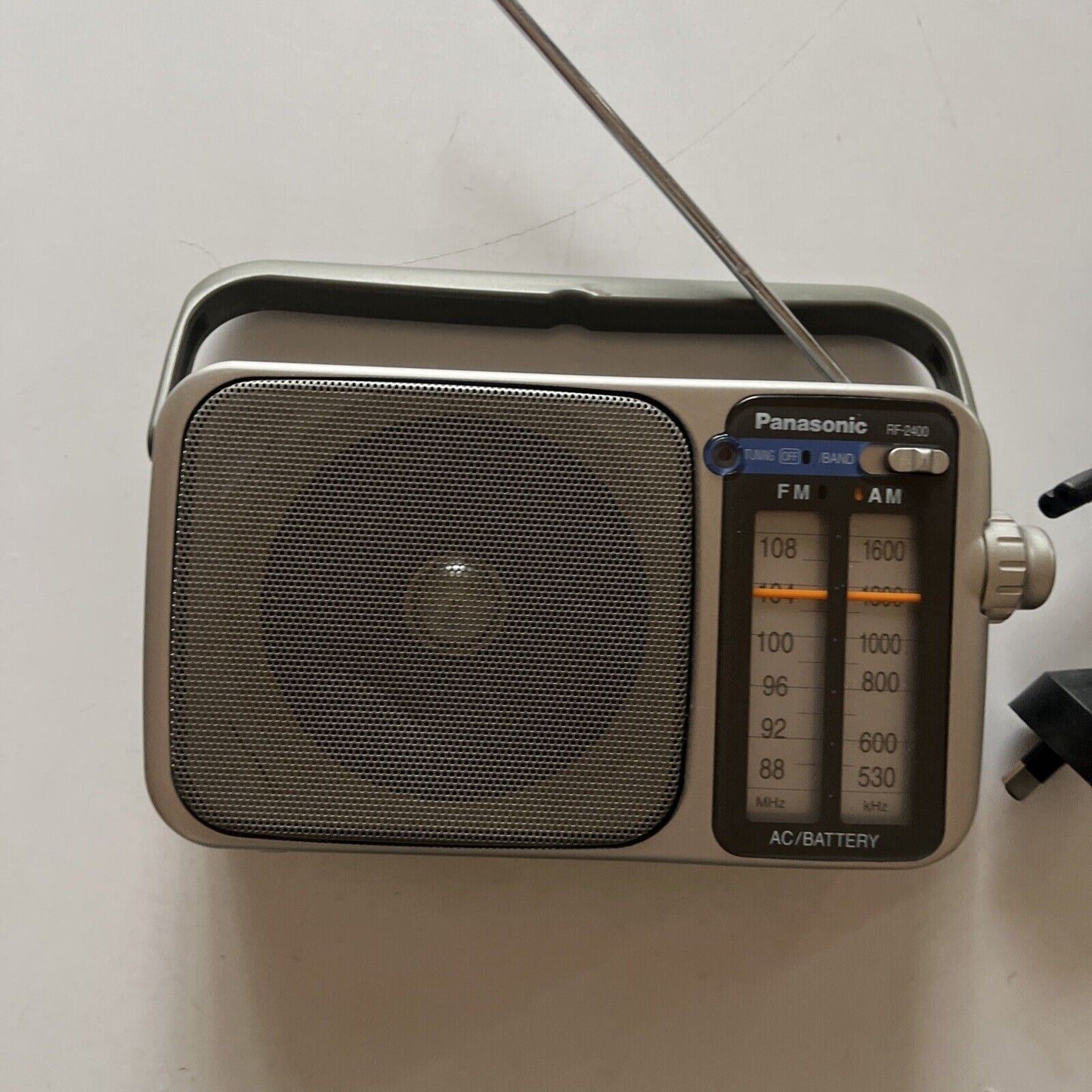 Panasonic RF-2400 Portable AM/FM Radio