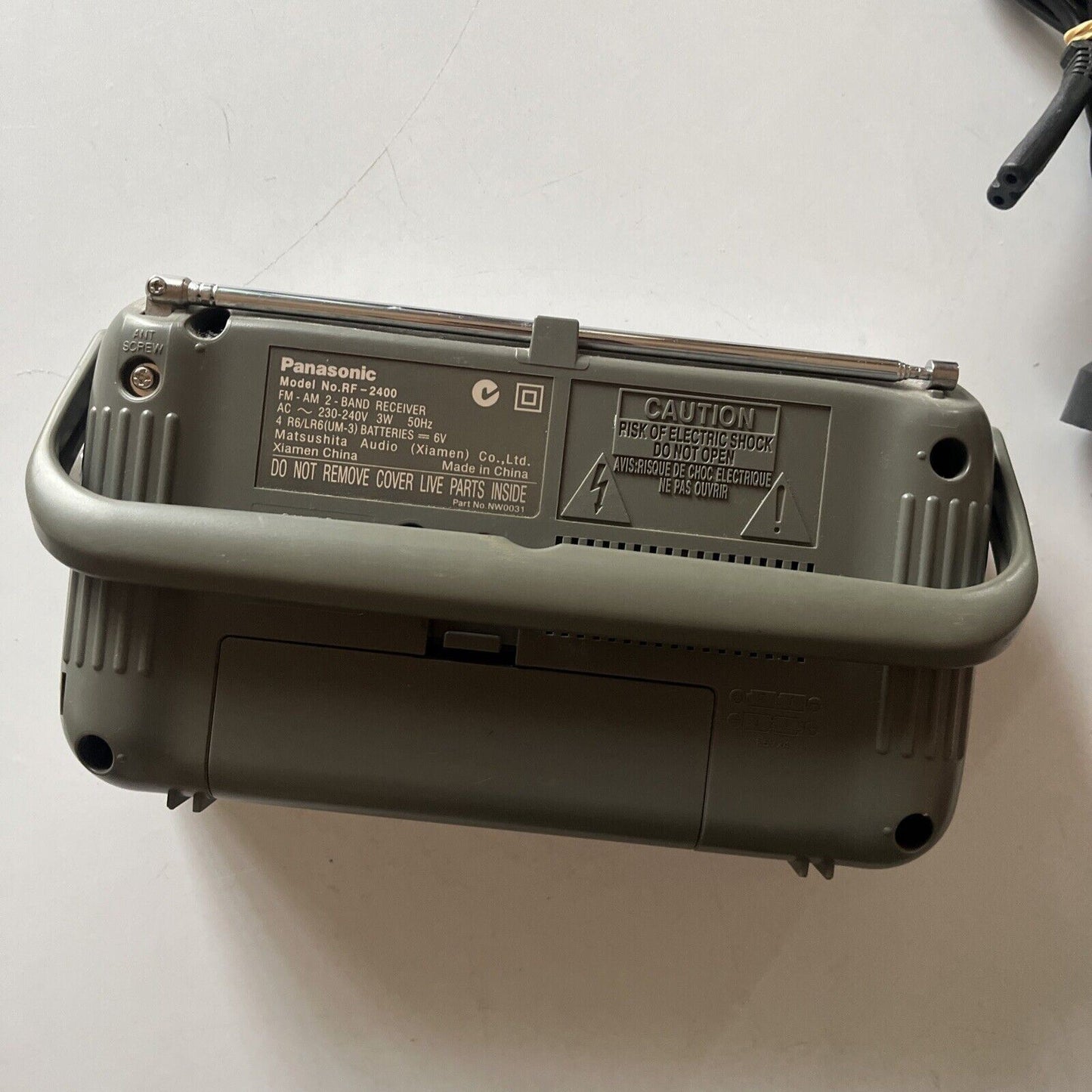 Panasonic RF-2400 Portable AM/FM Radio