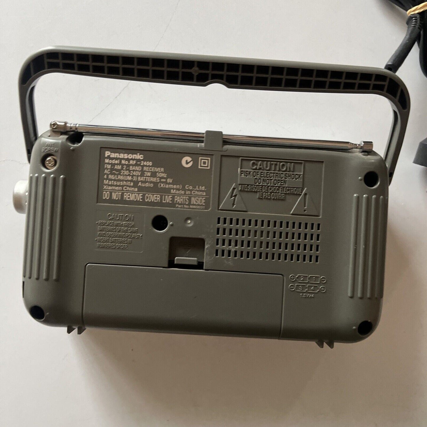 Panasonic RF-2400 Portable AM/FM Radio