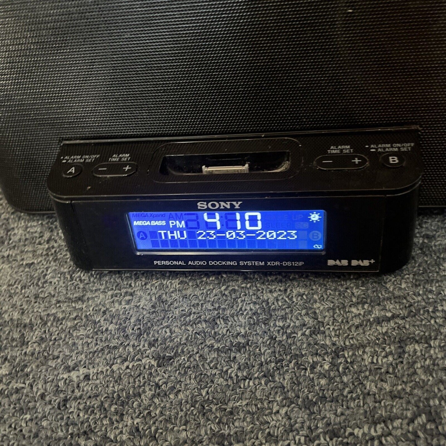 Sony DAB+ Digital Radio Clock FM Radio Audio Dock XDR-DS12iP 30-Pin iPod