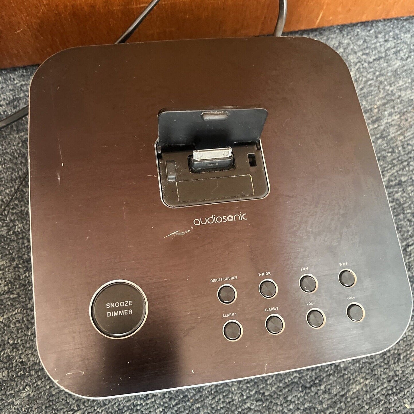 Audiosonic Alarm Clock FM Radio 30-pin iPhone iPod Dock DS403