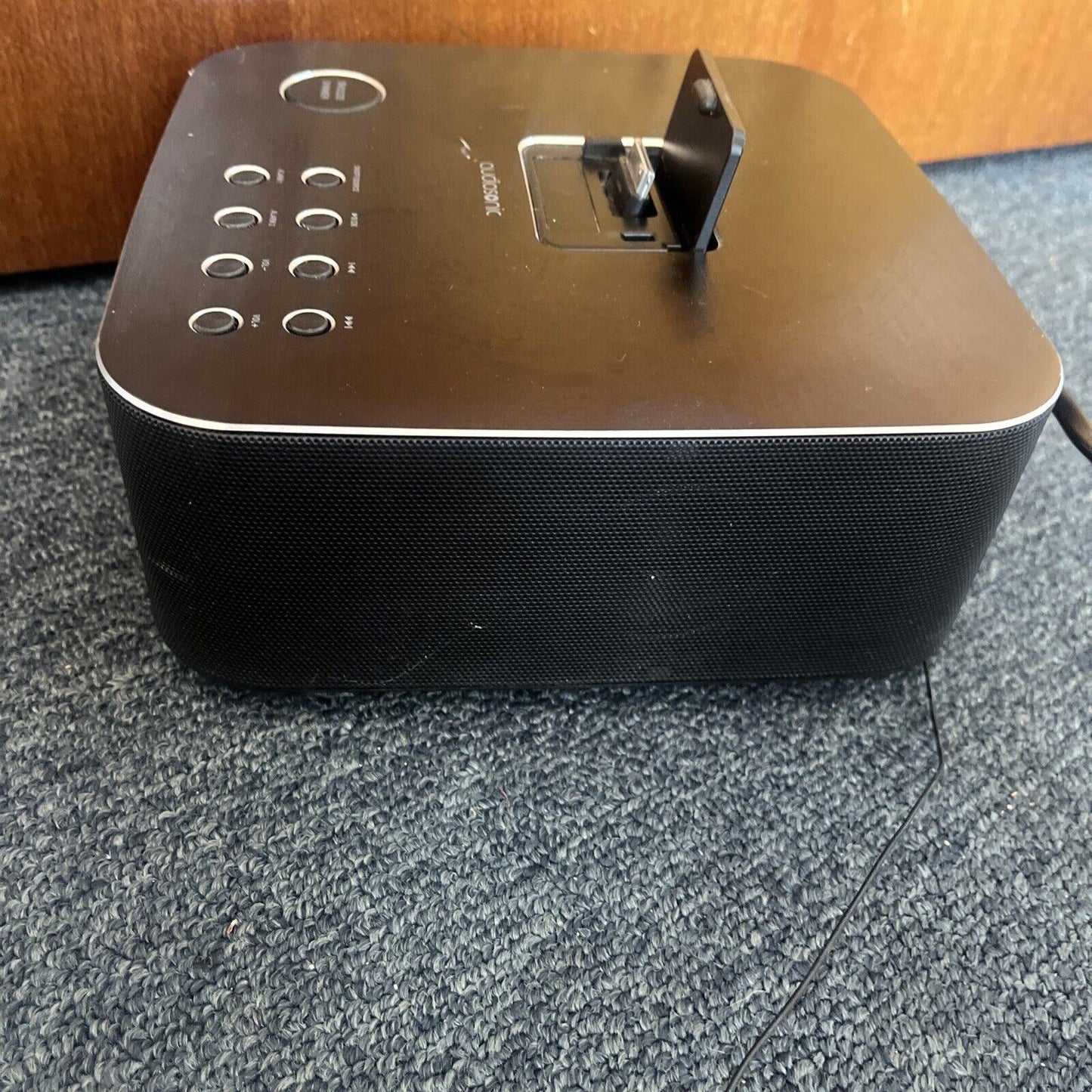 Audiosonic Alarm Clock FM Radio 30-pin iPhone iPod Dock DS403