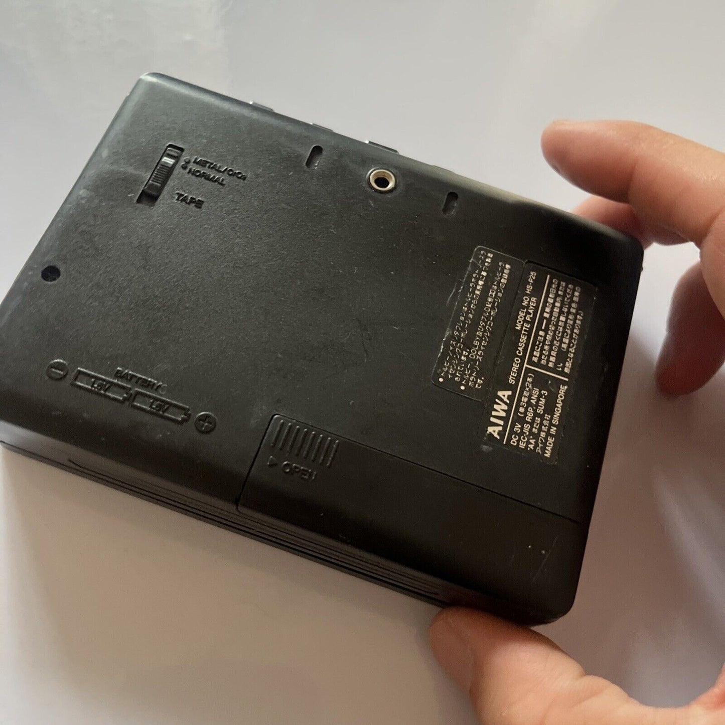 Aiwa Portable Stereo Cassette Player HS-P25/DSL *for parts or repair*