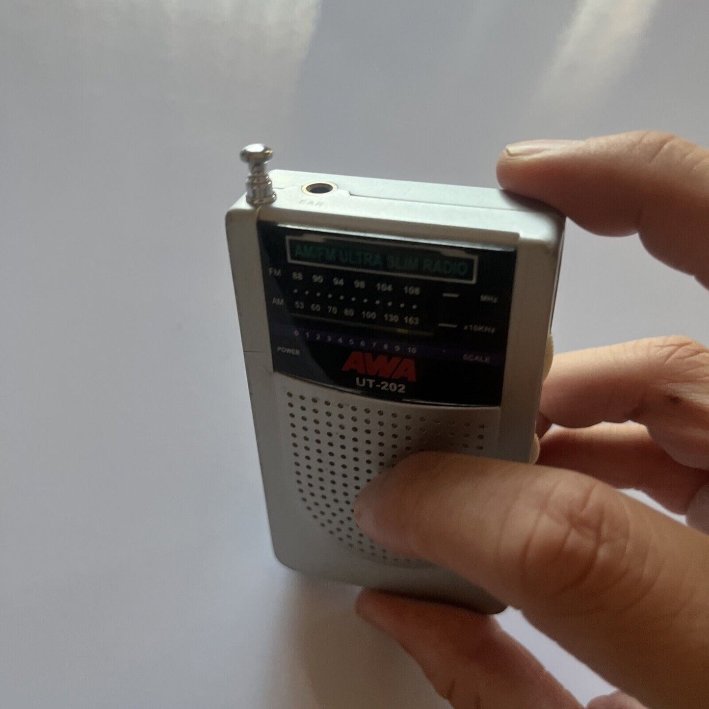 AWA UT-202 Portable AM/FM Radio