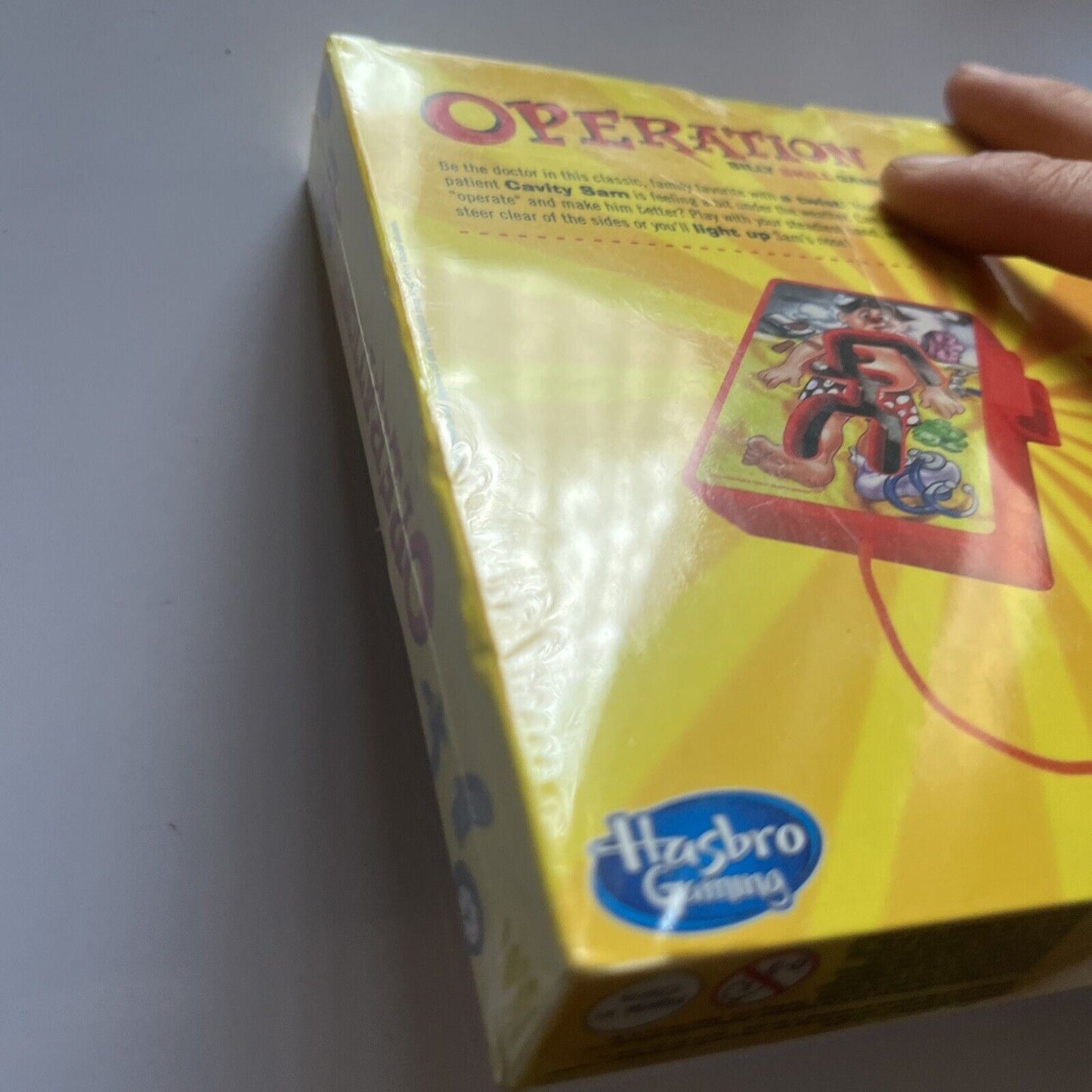 *New Sealed* Operation Hasbro & Guess Who? Mini Board Game 2016