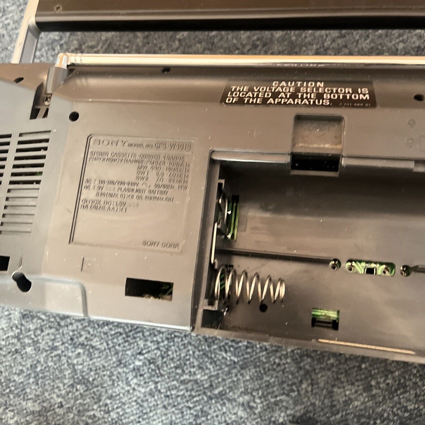 Sony Boombox Stereo Dual Cassette Tape Recorder AM/FM/SW Radio CFS-W401S