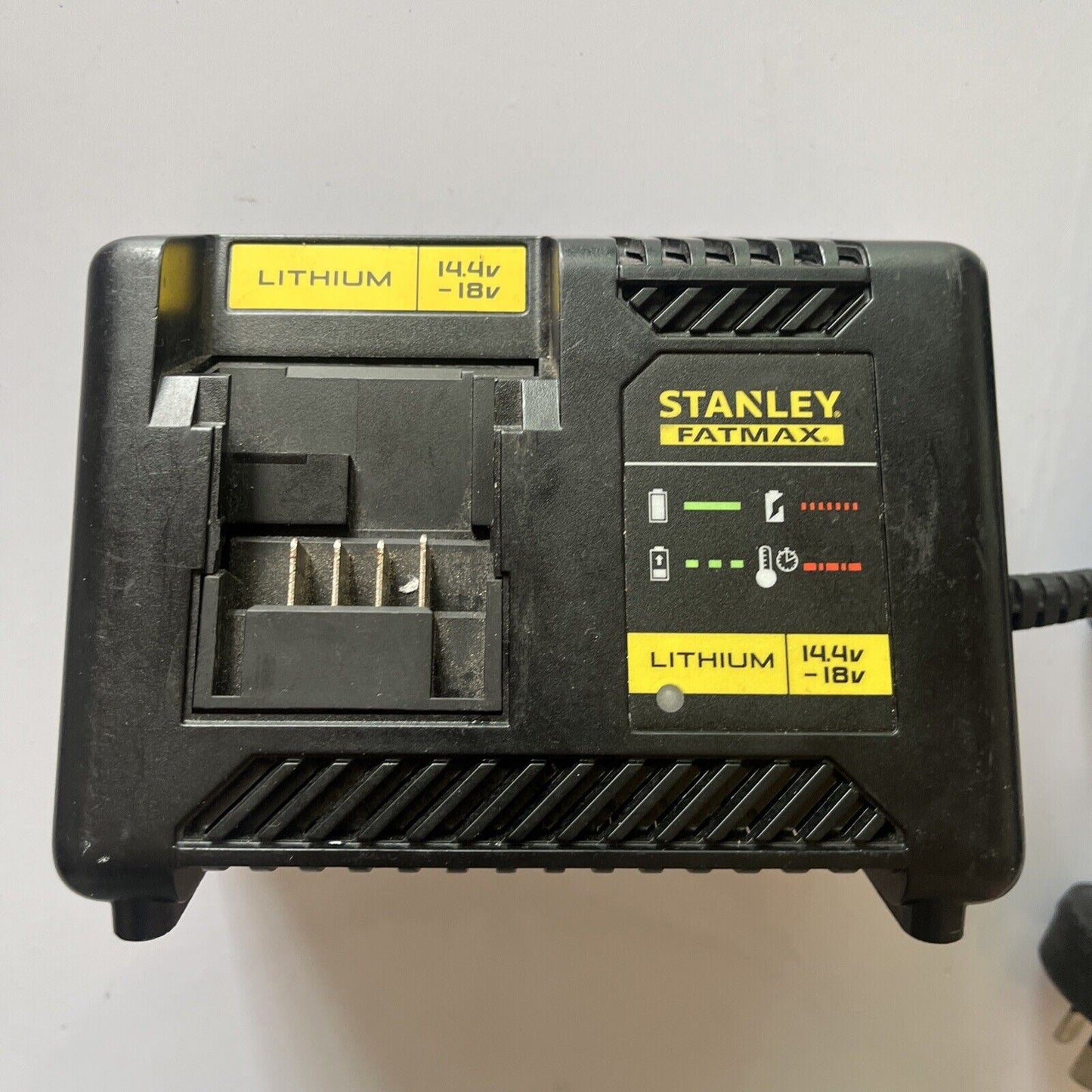 Stanley Fatmax Lithium Charger 90572759 Type 1  14.4V-18V