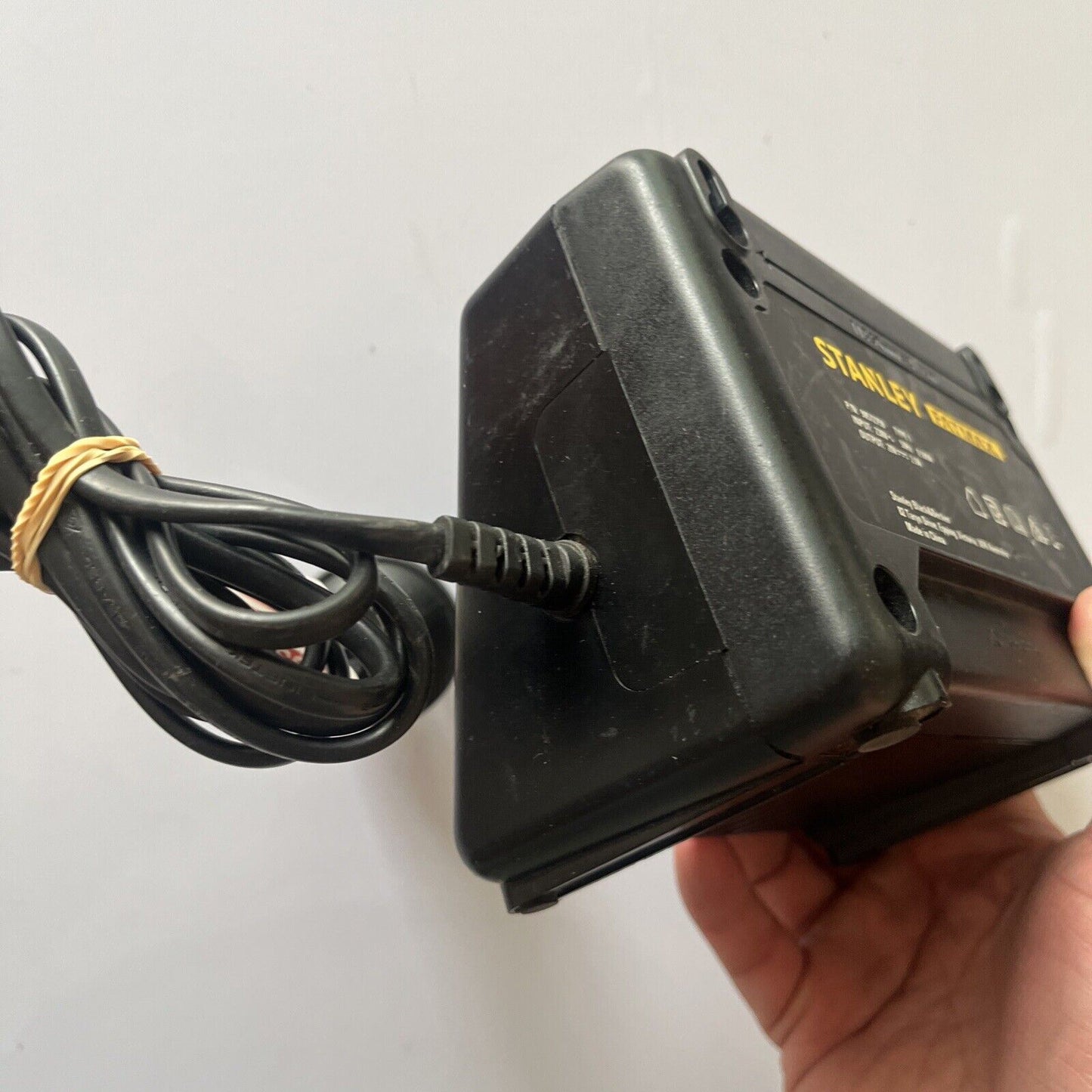 Stanley Fatmax Lithium Charger 90572759 Type 1  14.4V-18V