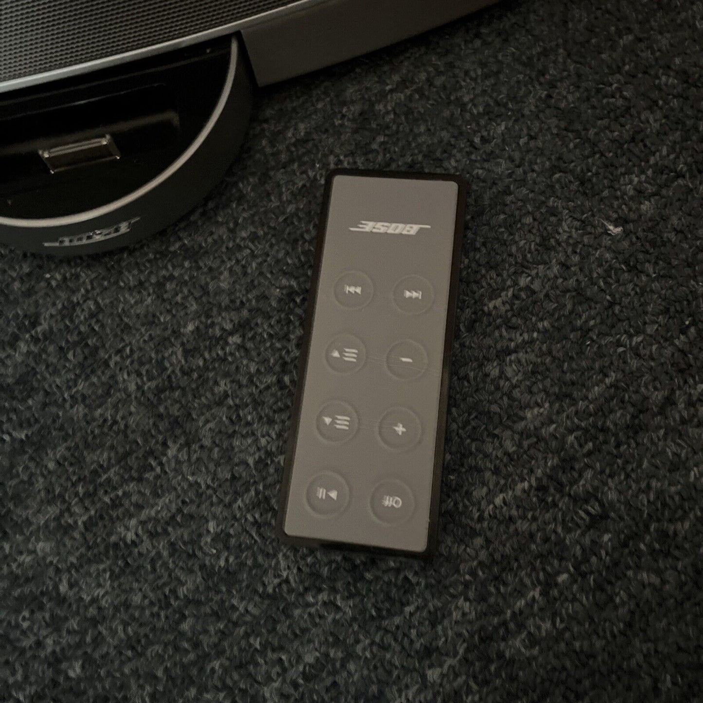 Bose Sound dock Portable Digital Music System For 30-Pin iPod iPhone with Remote