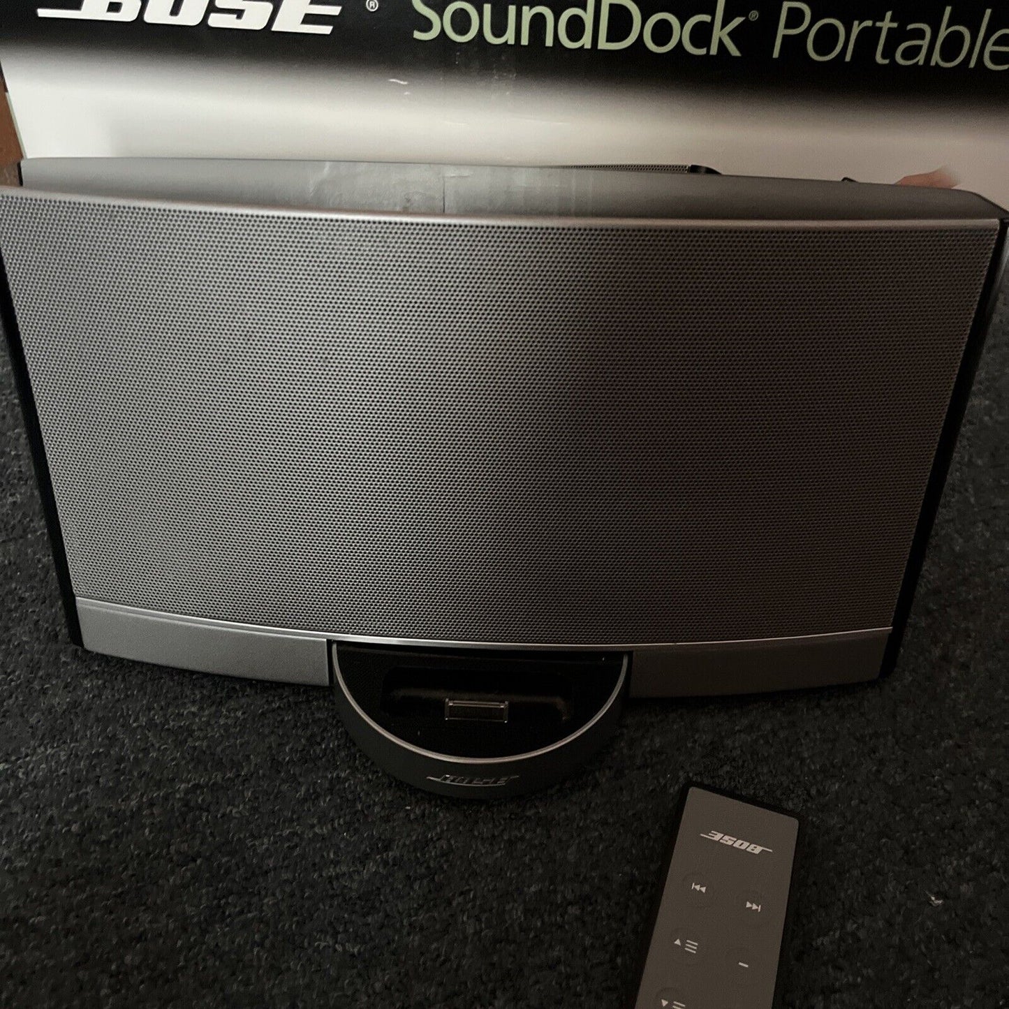 Bose Sound dock Portable Digital Music System For 30-Pin iPod iPhone with Remote