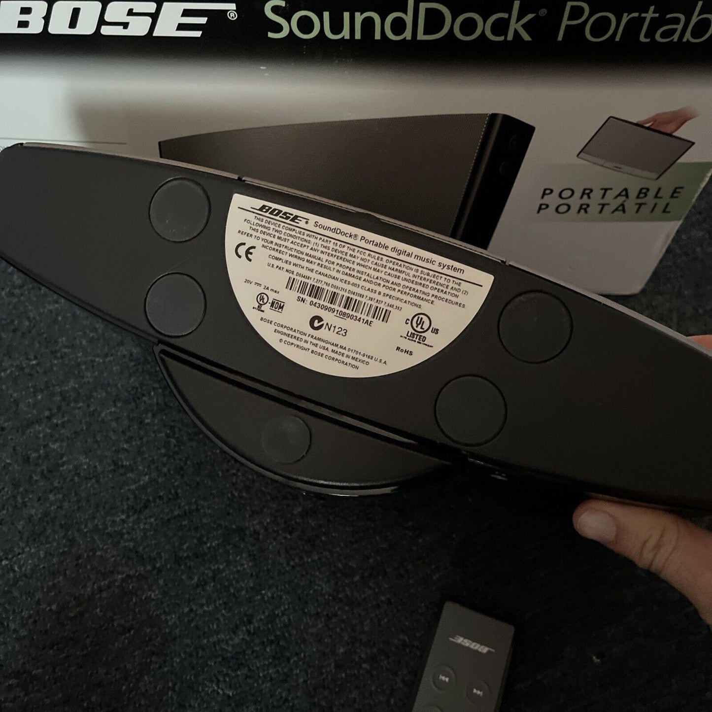 Bose Sound dock Portable Digital Music System For 30-Pin iPod iPhone with Remote