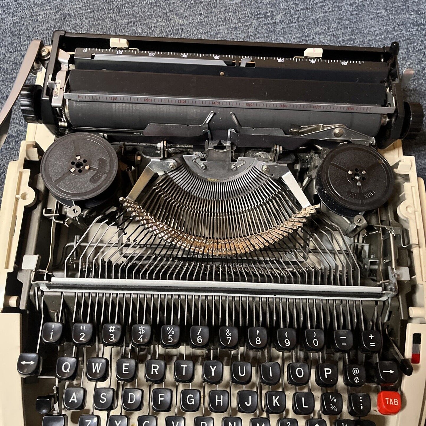 Brother Deluxe 750TR Typewriter With Case