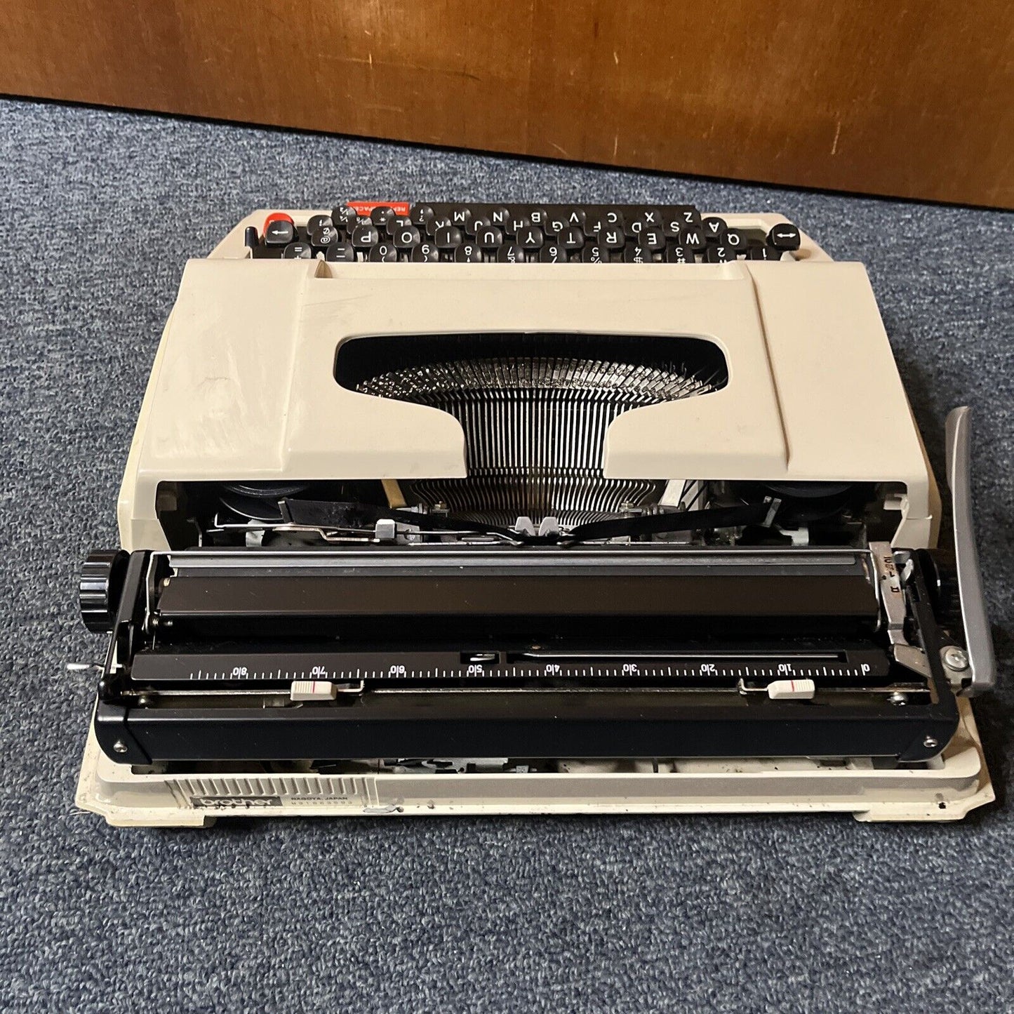 Brother Deluxe 750TR Typewriter With Case