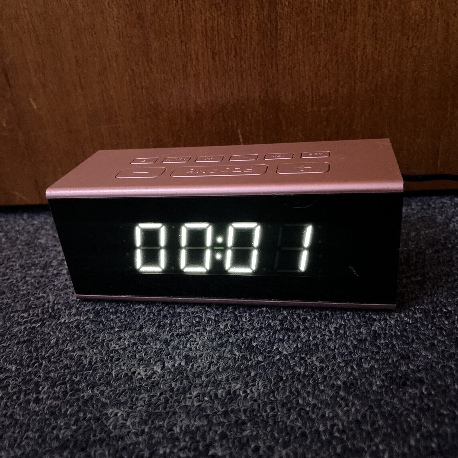 Anko Clock AM/FM Radio Urban Rose Gold CAA18030 Retro Unit