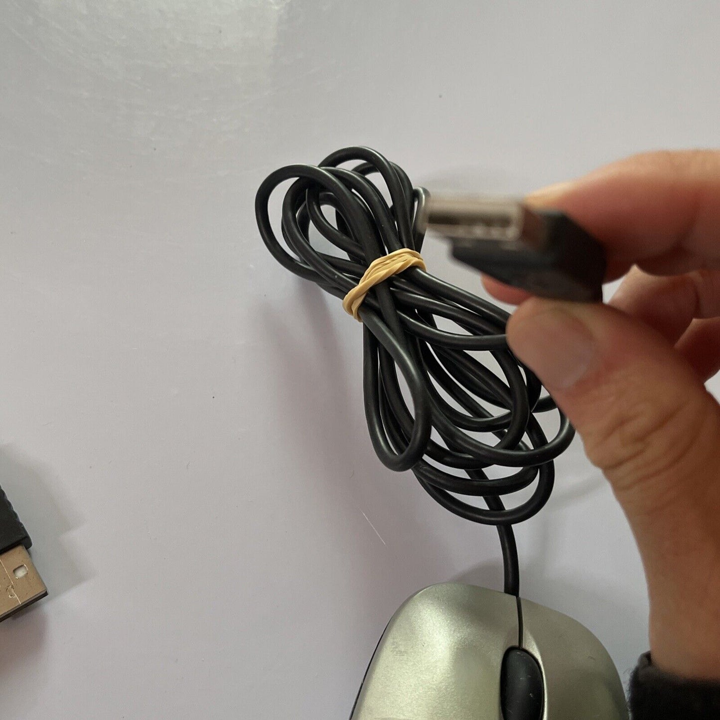 3x USB Mouse: Logitech M105, Dell MQ65UGA, HP M-UAE96