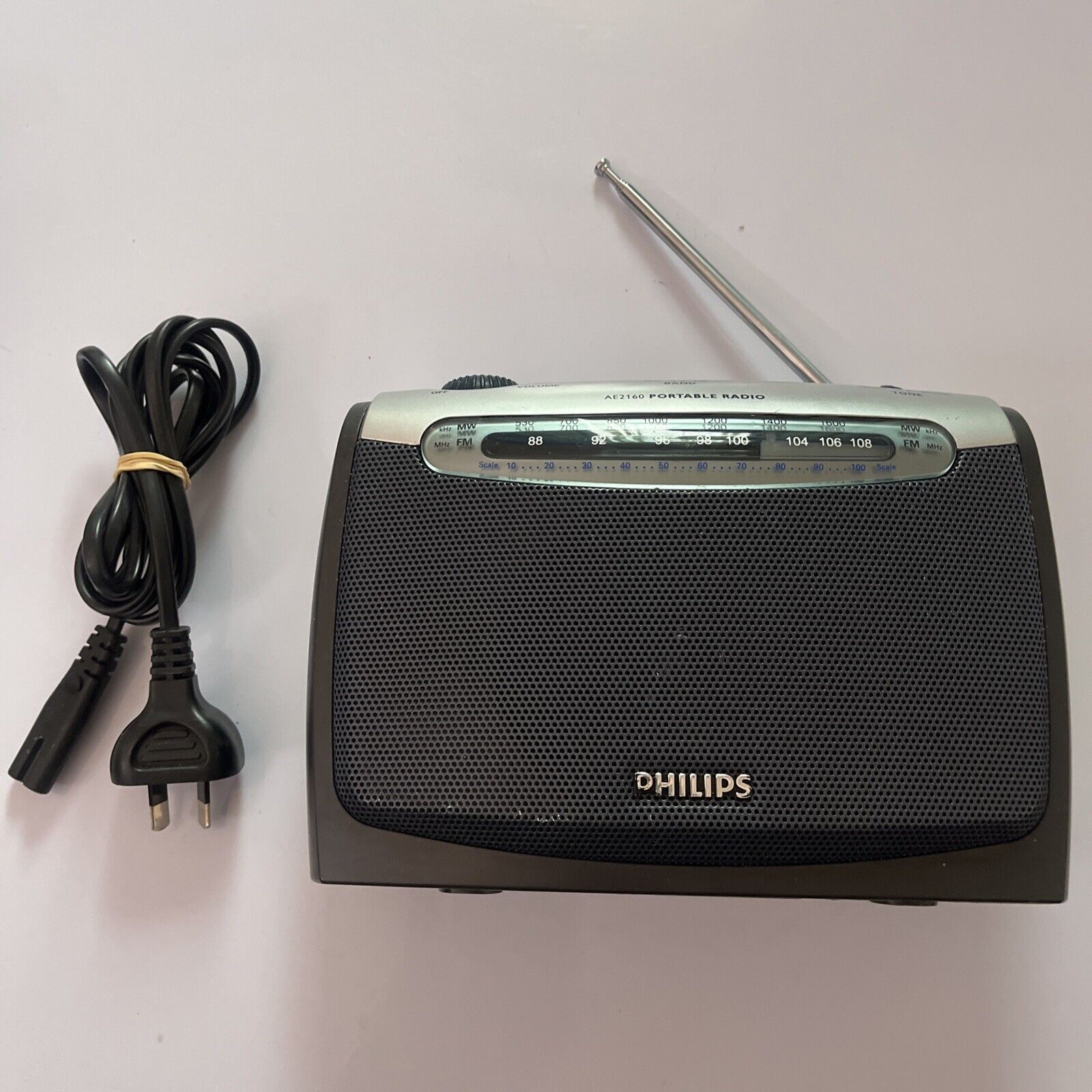 Philips AE2160 AM/FM Portable Radio - Black – Retro Unit