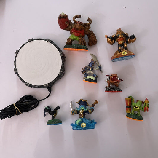 7x Skylanders Figures & Portal Of Power USB Model 0000547 Wash Buckler, Zook