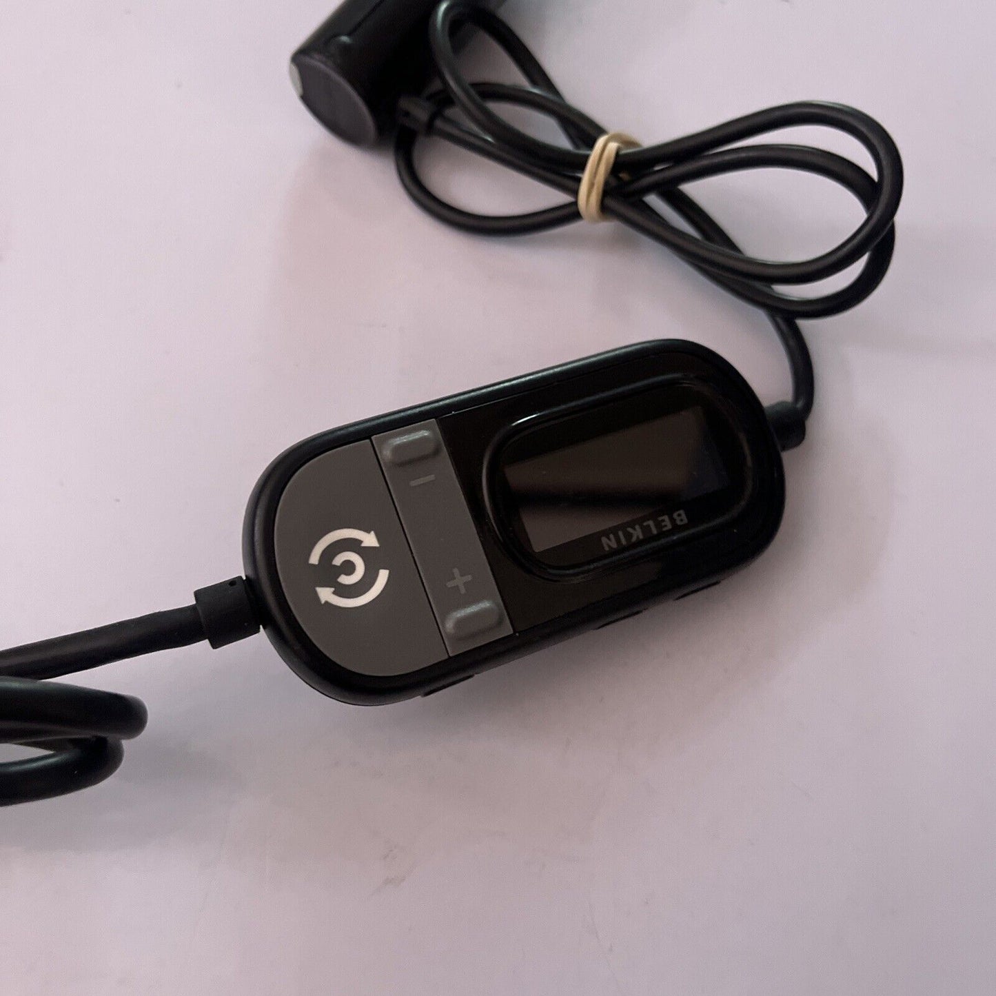 Belkin Tunecast Auto Cigarette Car Tuner For 30-Pin iPod iPhone F8Z498