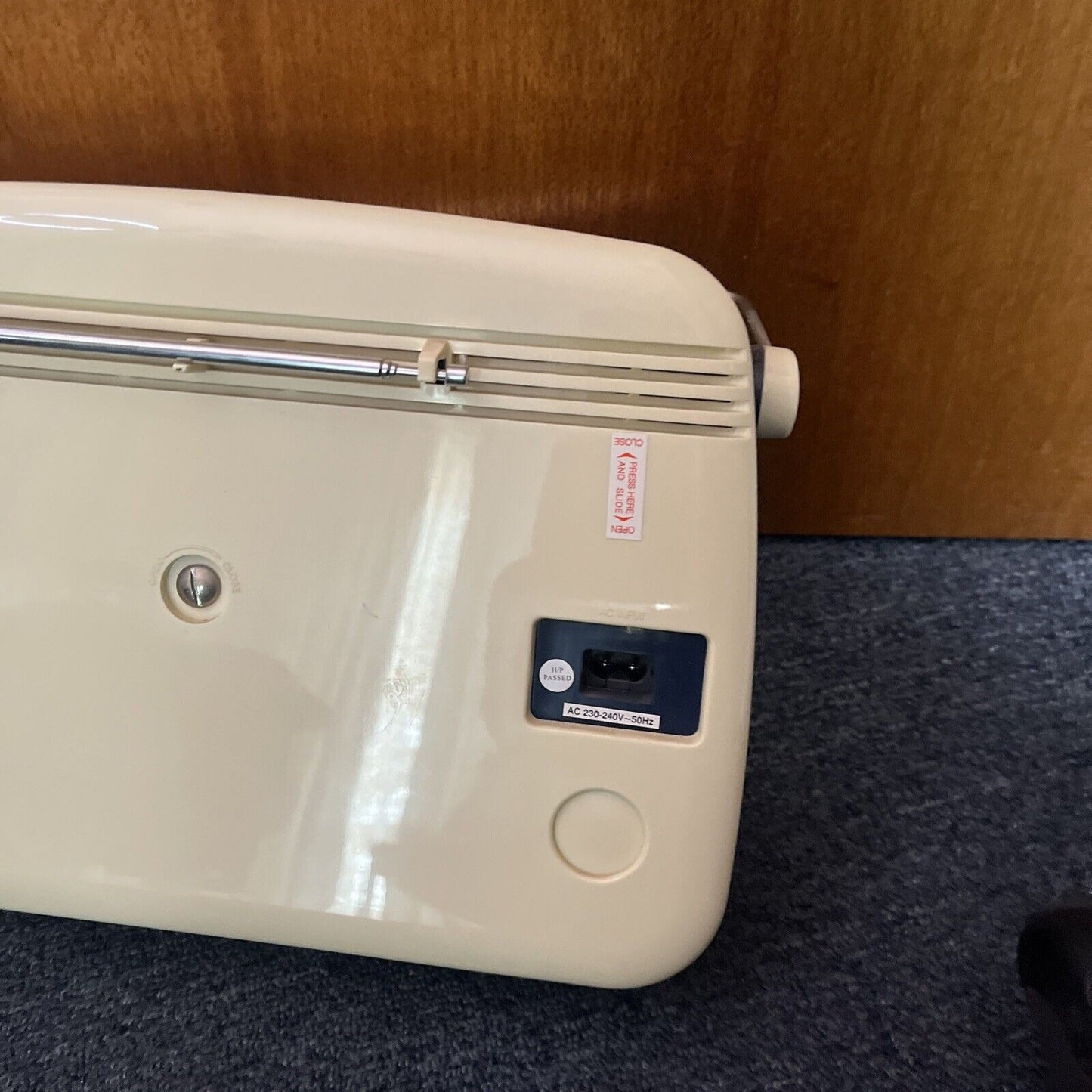 Bush FM/AM/MW/LW Retro Style Radio TR82 BLU/SAA