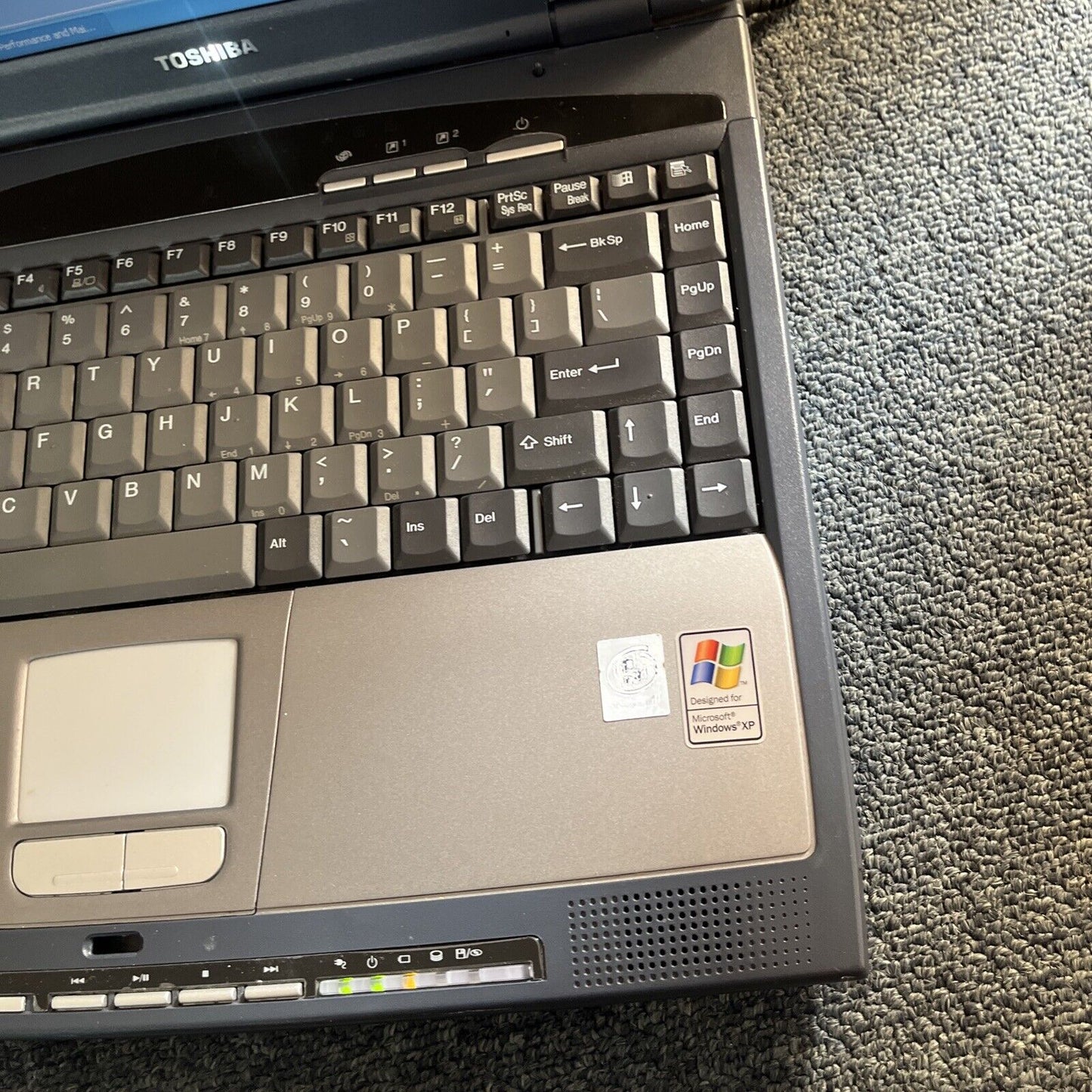 Toshiba Satellite Intel Pentium III 1.10ghz 368mb RAM DVD 30gb 3.5" Floppy Drive
