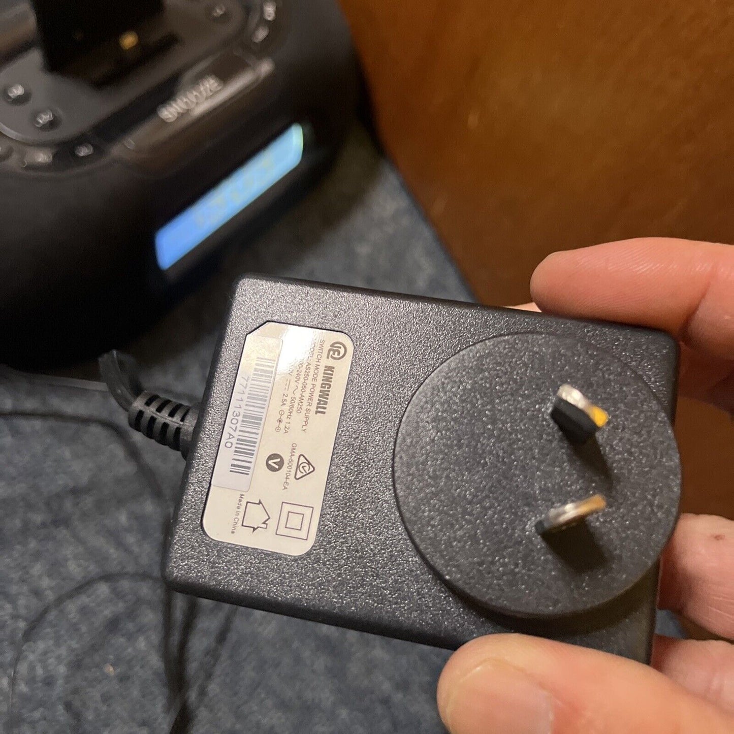 Thomson Alarm Clock Radio With Lightning Dock USB Charger Port FM Radi