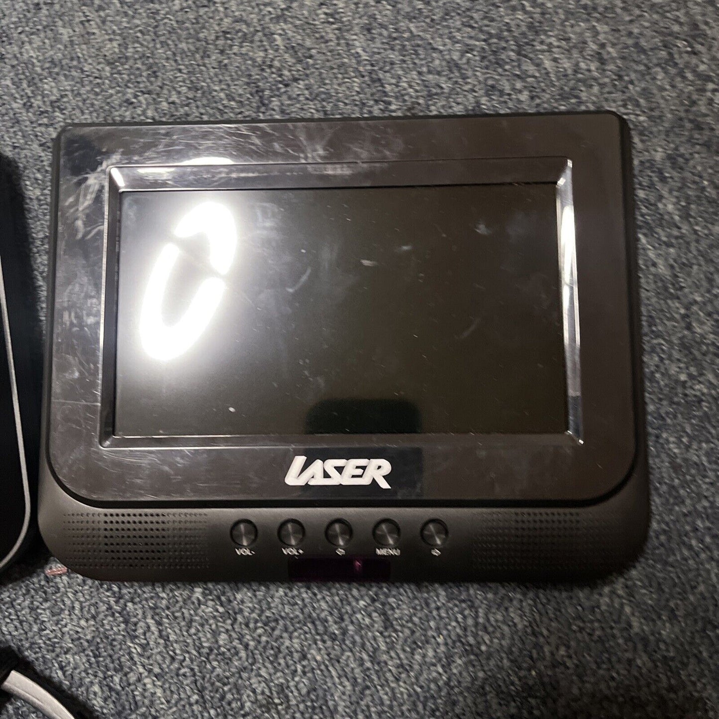 LASER 7" Portable DVD Player Dual Screen Plays All Regions DVD DVD-PORT7-DUAL