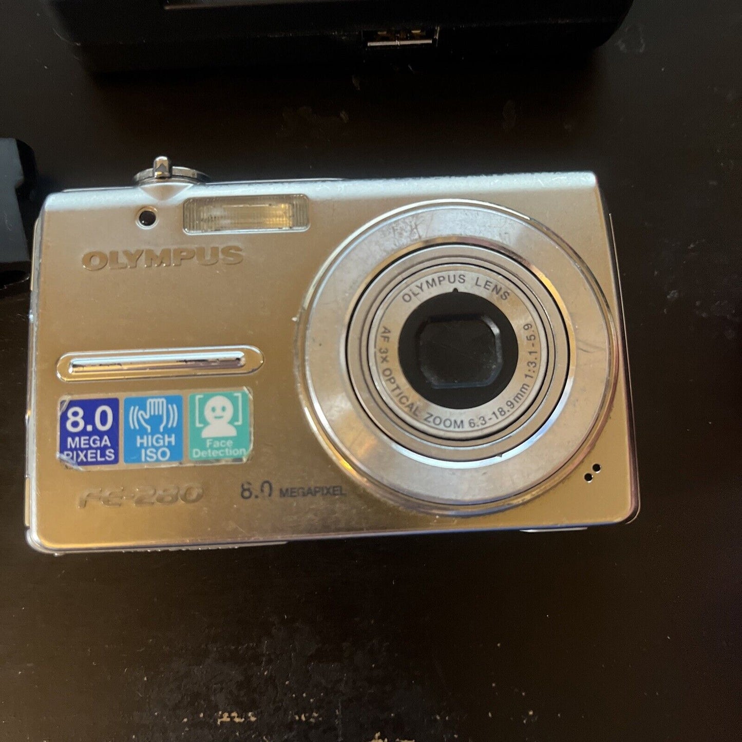 Olympus FE-280 Digital Camera 8.0MP With Battery Charger