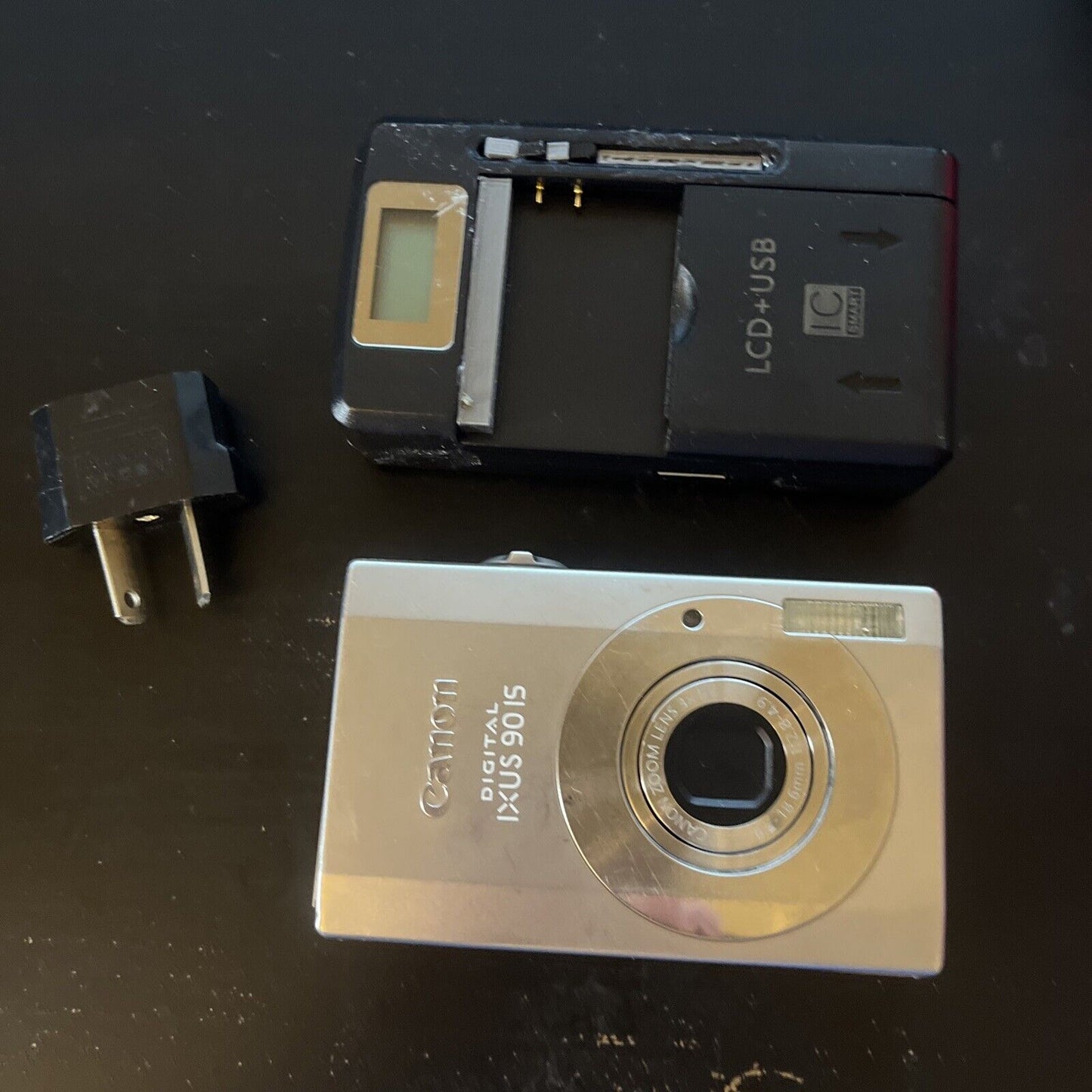 Canon lXUS 90IS Digital Camera 10.0MP With Battery Charger