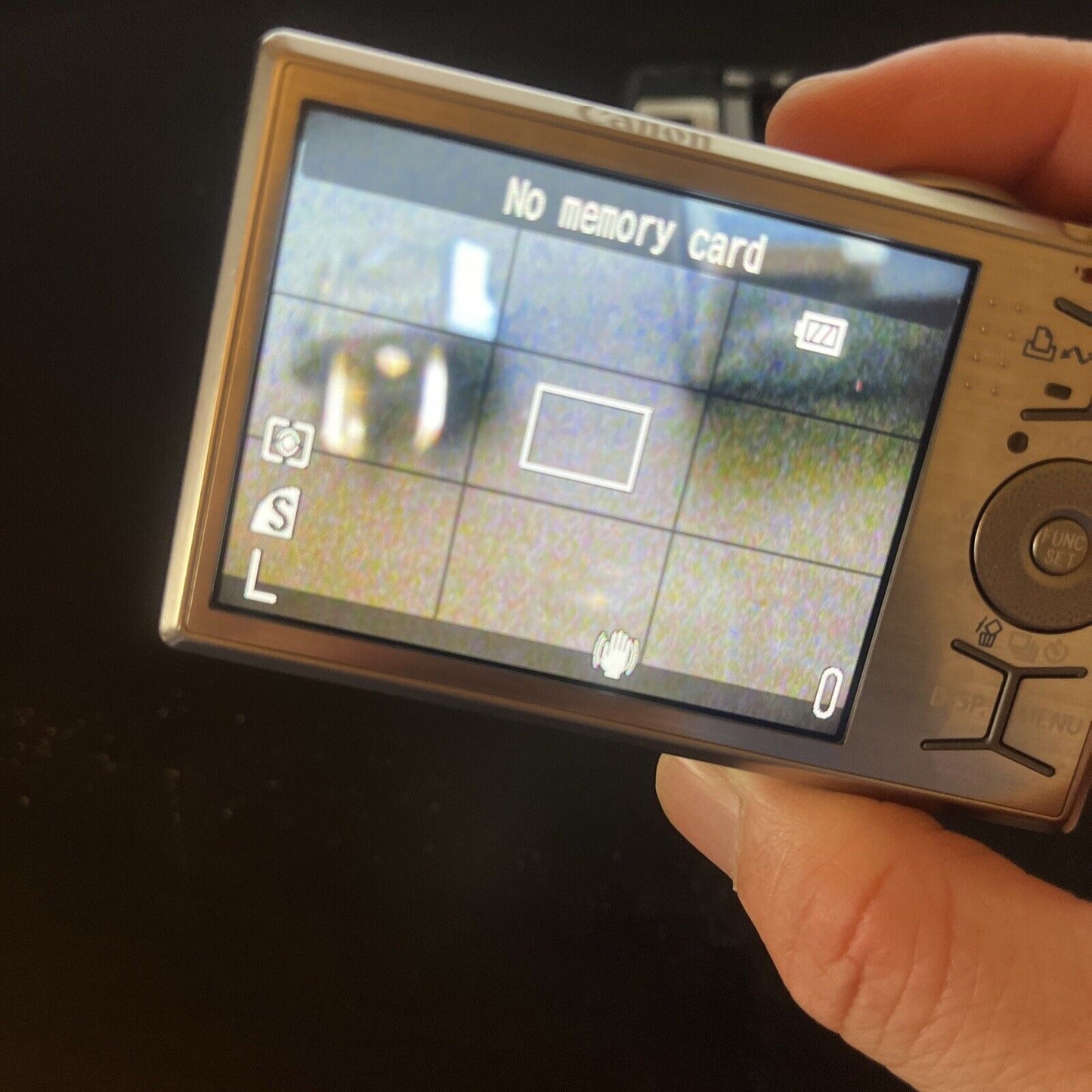 Canon lXUS 90IS Digital Camera 10.0MP With Battery Charger