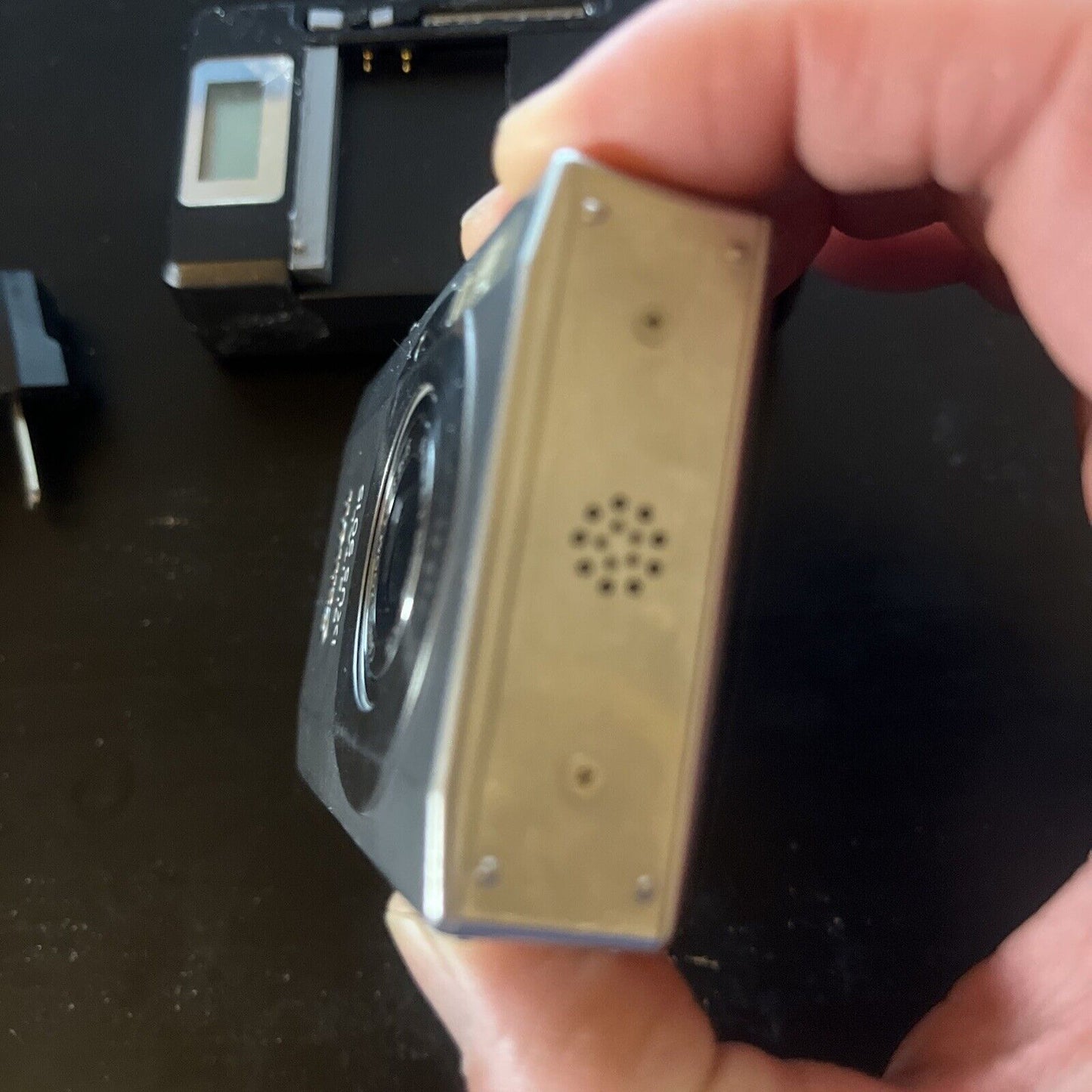 Canon lXUS 90IS Digital Camera 10.0MP With Battery Charger