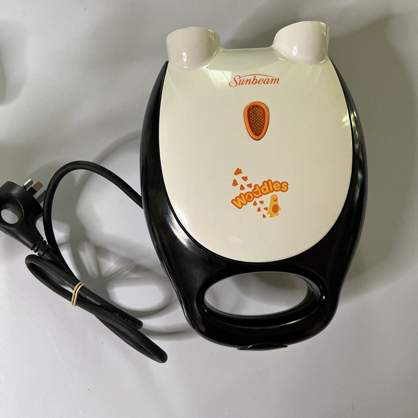 Sunbeam Woddles Waffle Pancake Maker Novelty Penguin Model WM3100