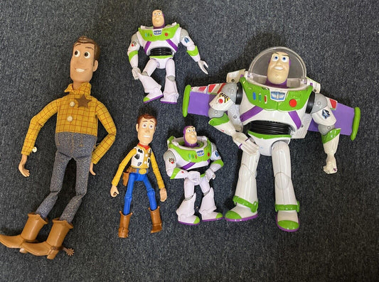 5x Disney Pixar Toy Story Figures: 2x Woody & 3x Buzz Lightyear