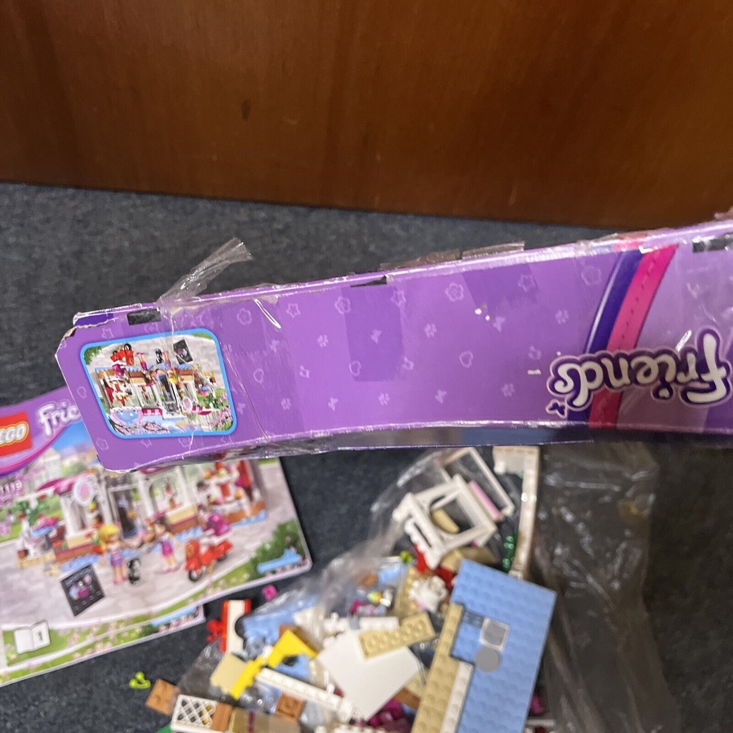 LEGO FRIENDS: Heartlake Cupcake Cafe (41119) *Uncounted - Incomplete*