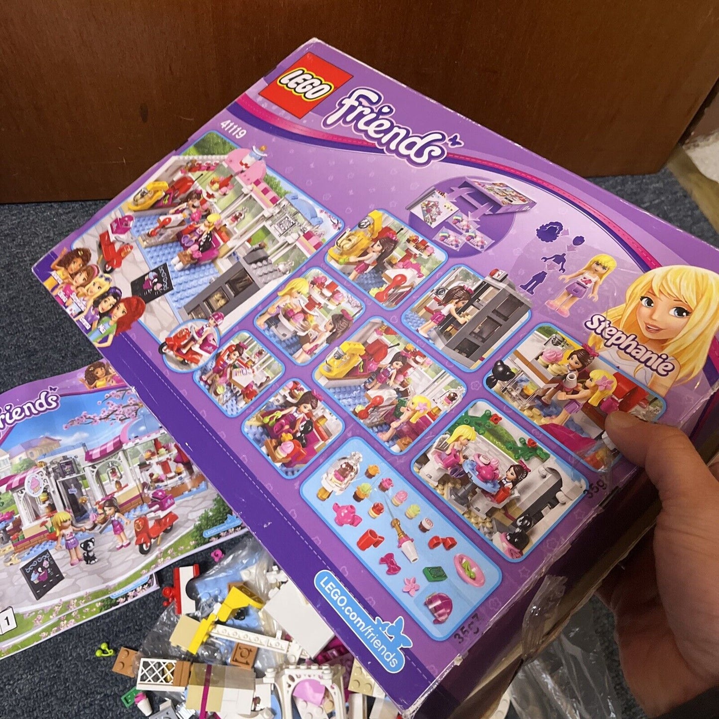 LEGO FRIENDS: Heartlake Cupcake Cafe (41119) *Uncounted - Incomplete*