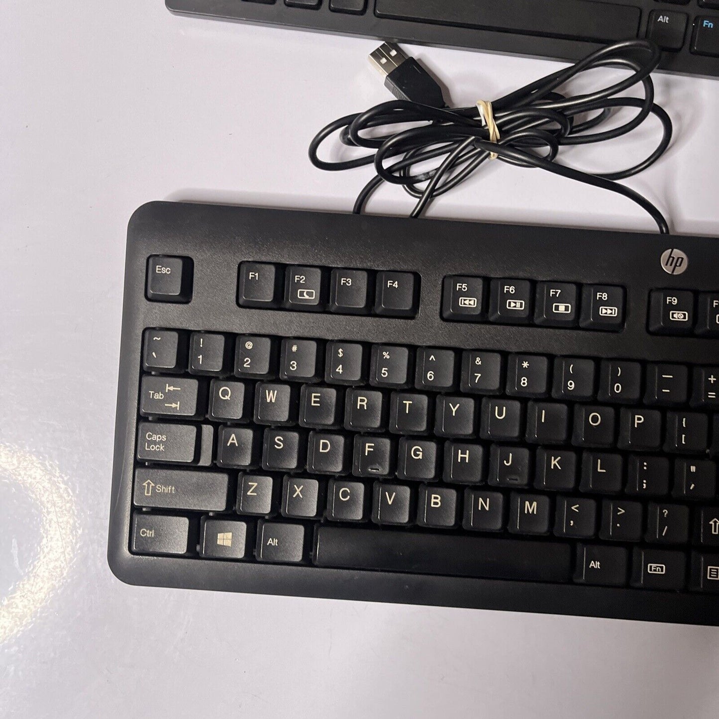 2x Keyboard USB: Dell KB216t & HP KU-1156