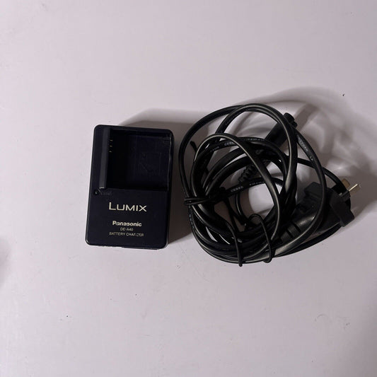 Genuine Panasonic Lumix DE-A40 Battery Charger for DMC-FS3, DMC-FS5, DMC-FS20,