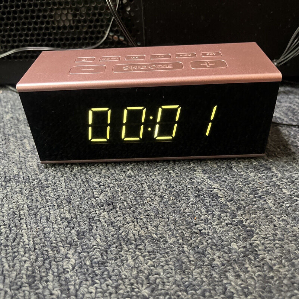 Anko Clock Radio AM/FM Urban Rose Gold CAA18030 Retro Unit