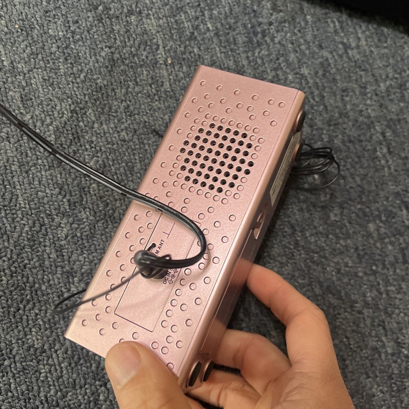 Anko Clock Radio AM/FM Urban Rose Gold CAA18030 Retro Unit