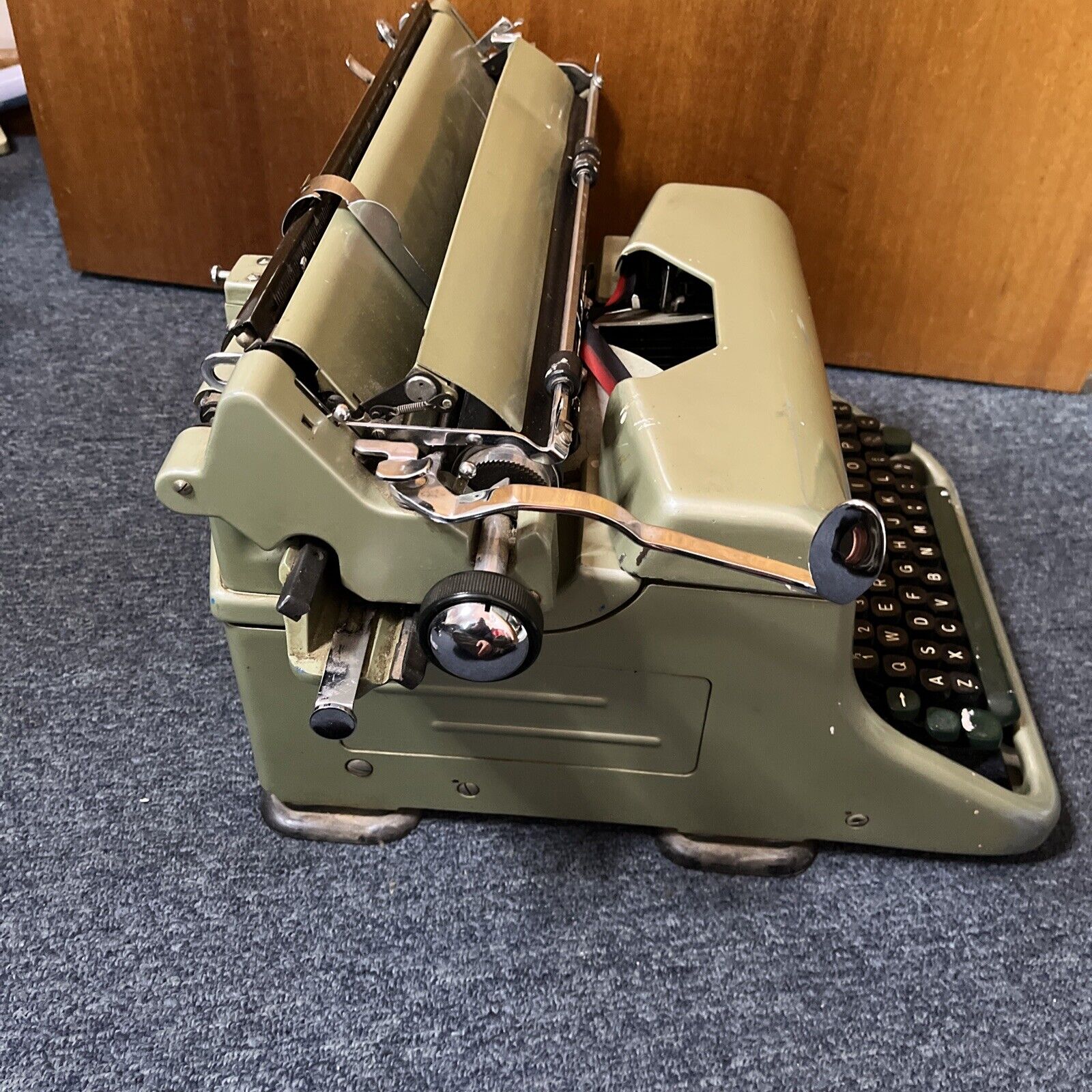 Vintage Imperial 66 Typewriter *For Parts Or Repair* – Retro Unit