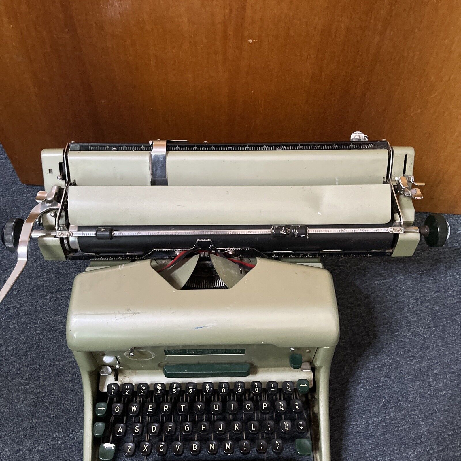 Vintage Imperial 66 Typewriter *For Parts Or Repair* – Retro Unit