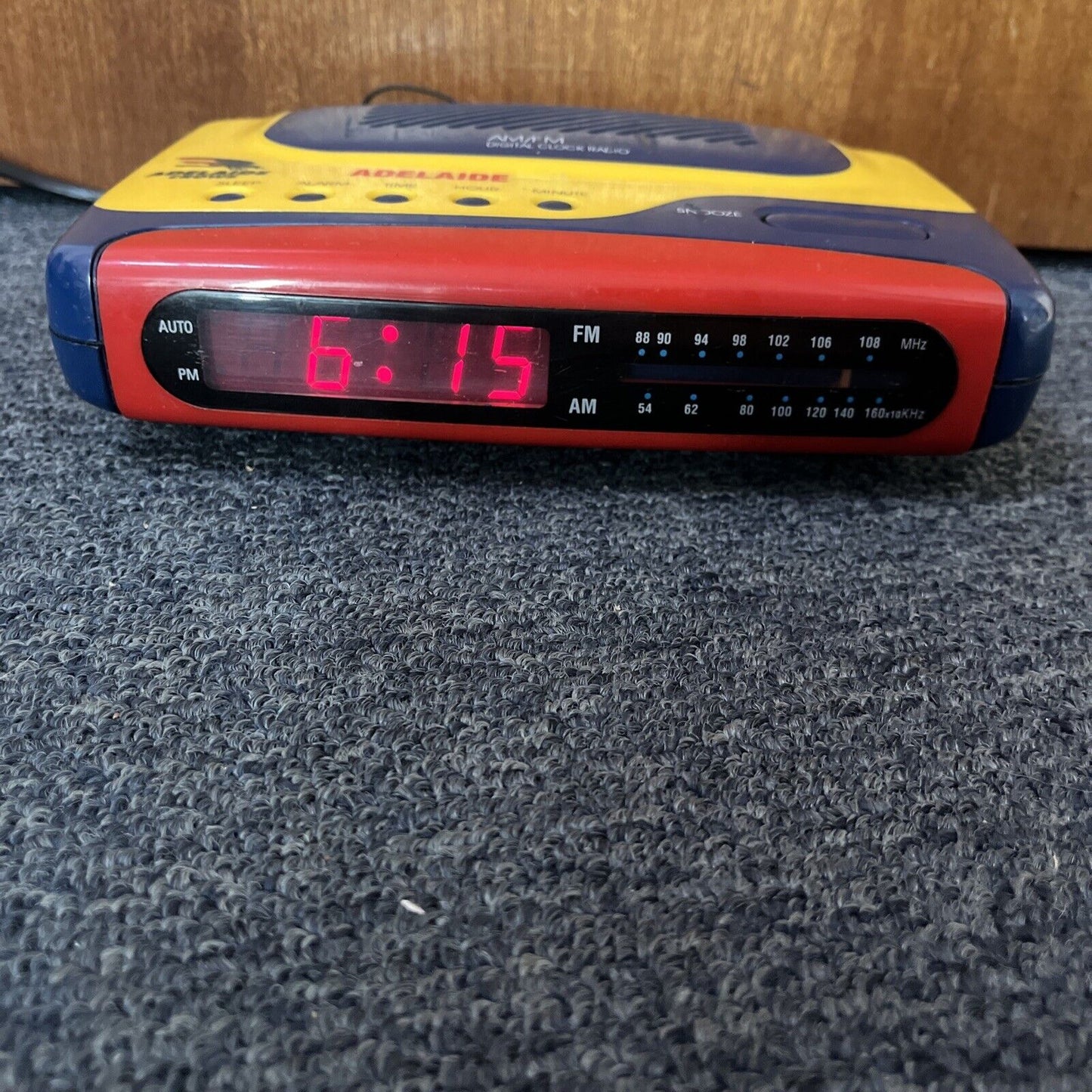Vintage Adelaide Crows Football Club Alarm Clock AM/FM Radio SX-65