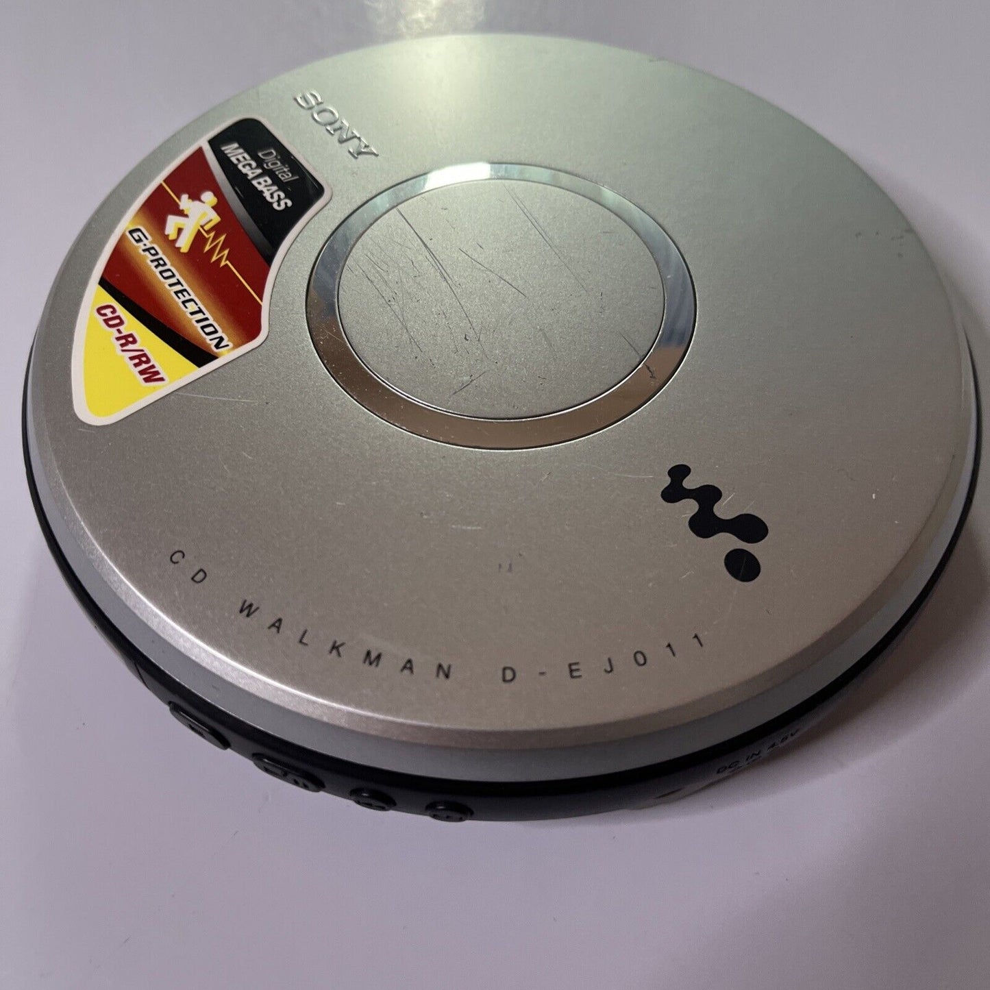 Sony CD Portable Walkman D-EJ011 *Not Working - For Parts Or Repair Only*