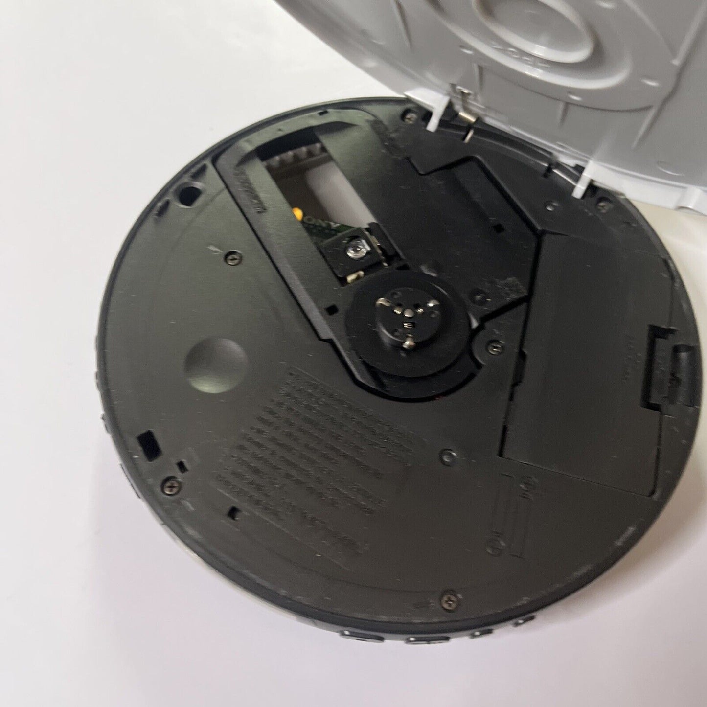 Sony CD Portable Walkman D-EJ011 *Not Working - For Parts Or Repair Only*