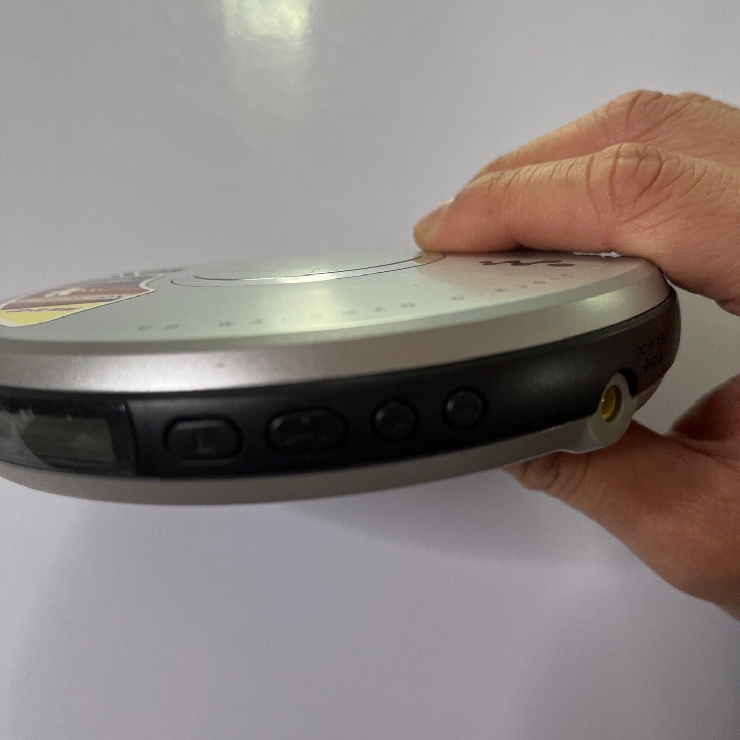 Sony CD Portable Walkman D-EJ011 *Not Working - For Parts Or Repair Only*