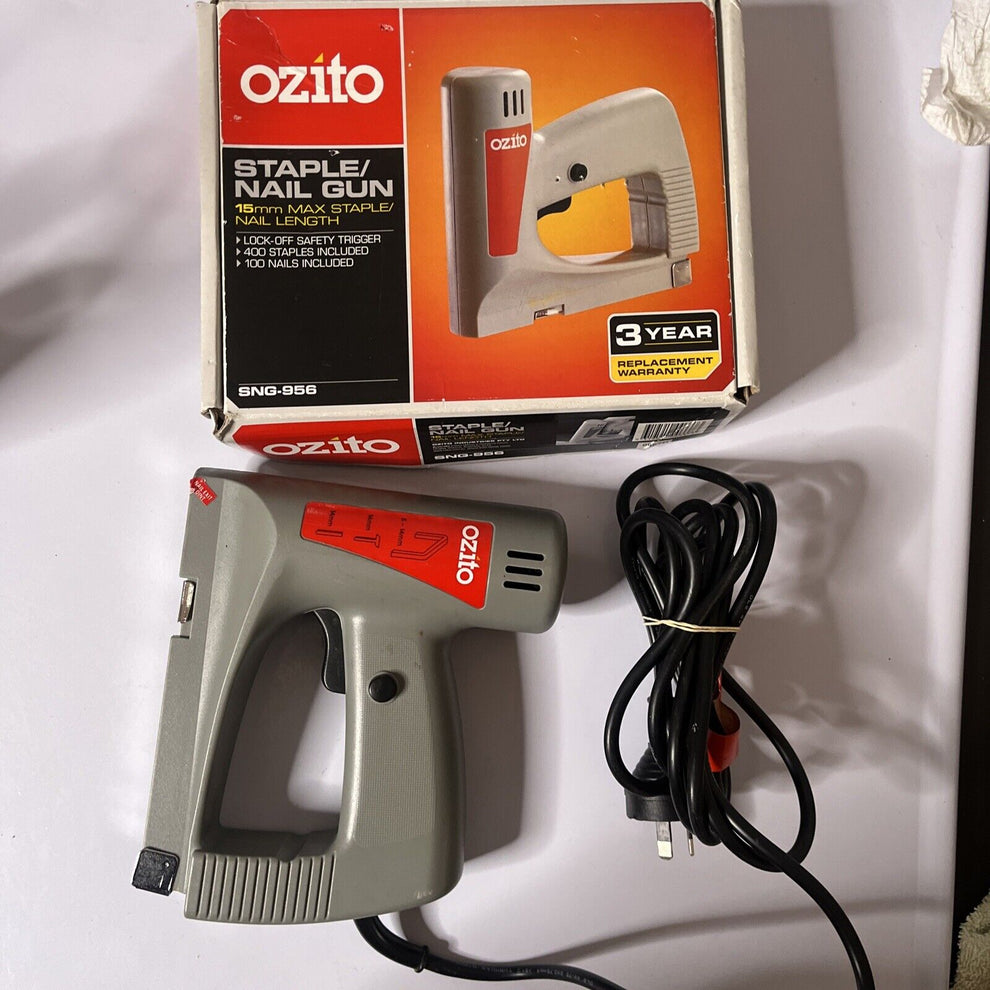 Ozito Staple Nail Gun 15mm Max Staple Nail Length SNG956 Retro Unit