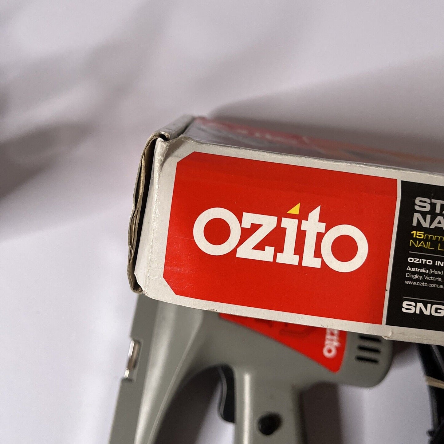 Ozito Staple Nail Gun 15mm Max Staple Nail Length SNG-956