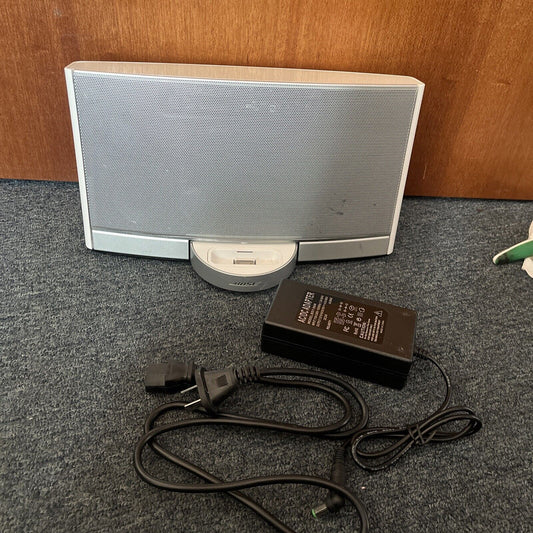 Bose SoundDock Portable Digital Music System for 30-pin iPod  *No remote*