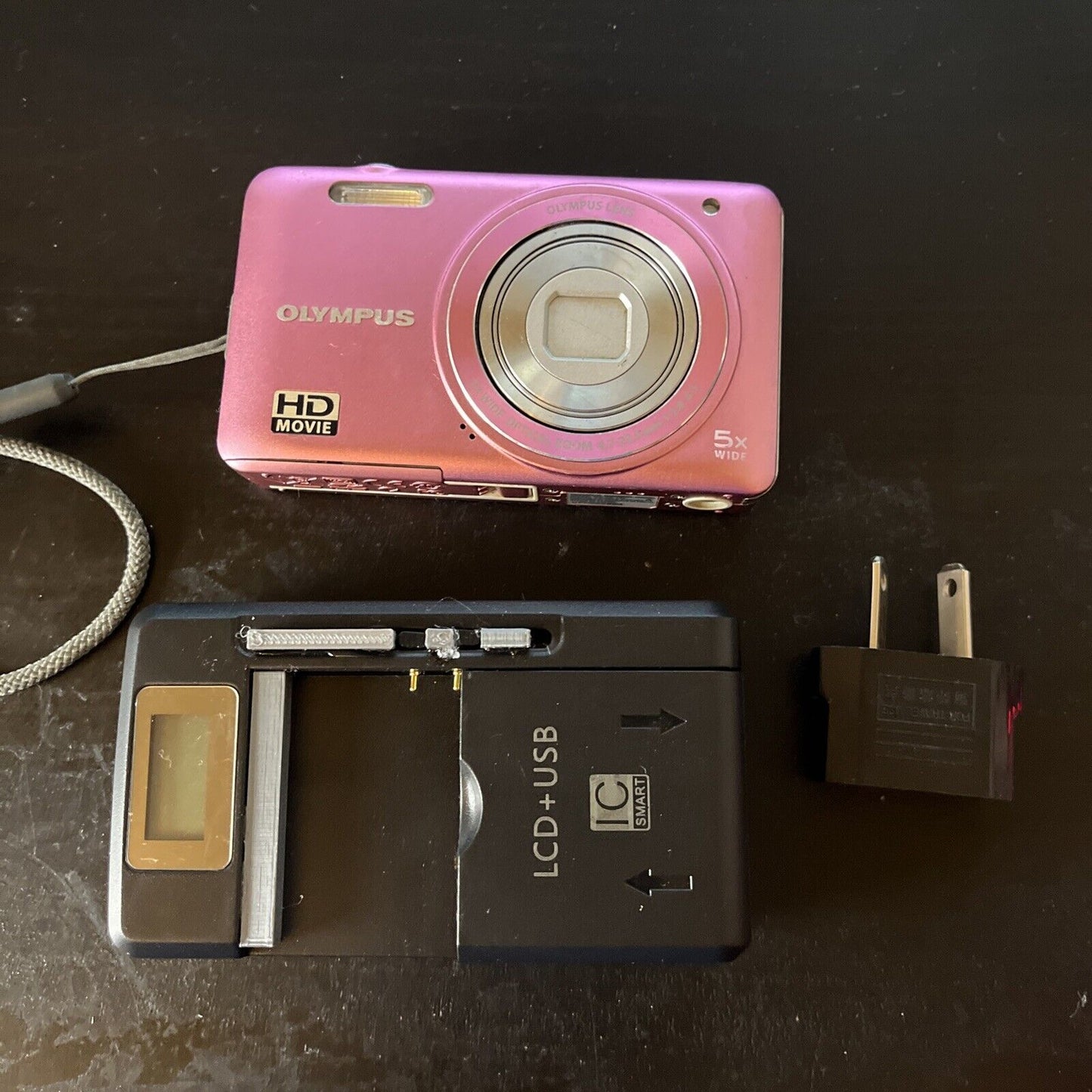 Olympus VG-140 Digital Camera 14MP with Charger