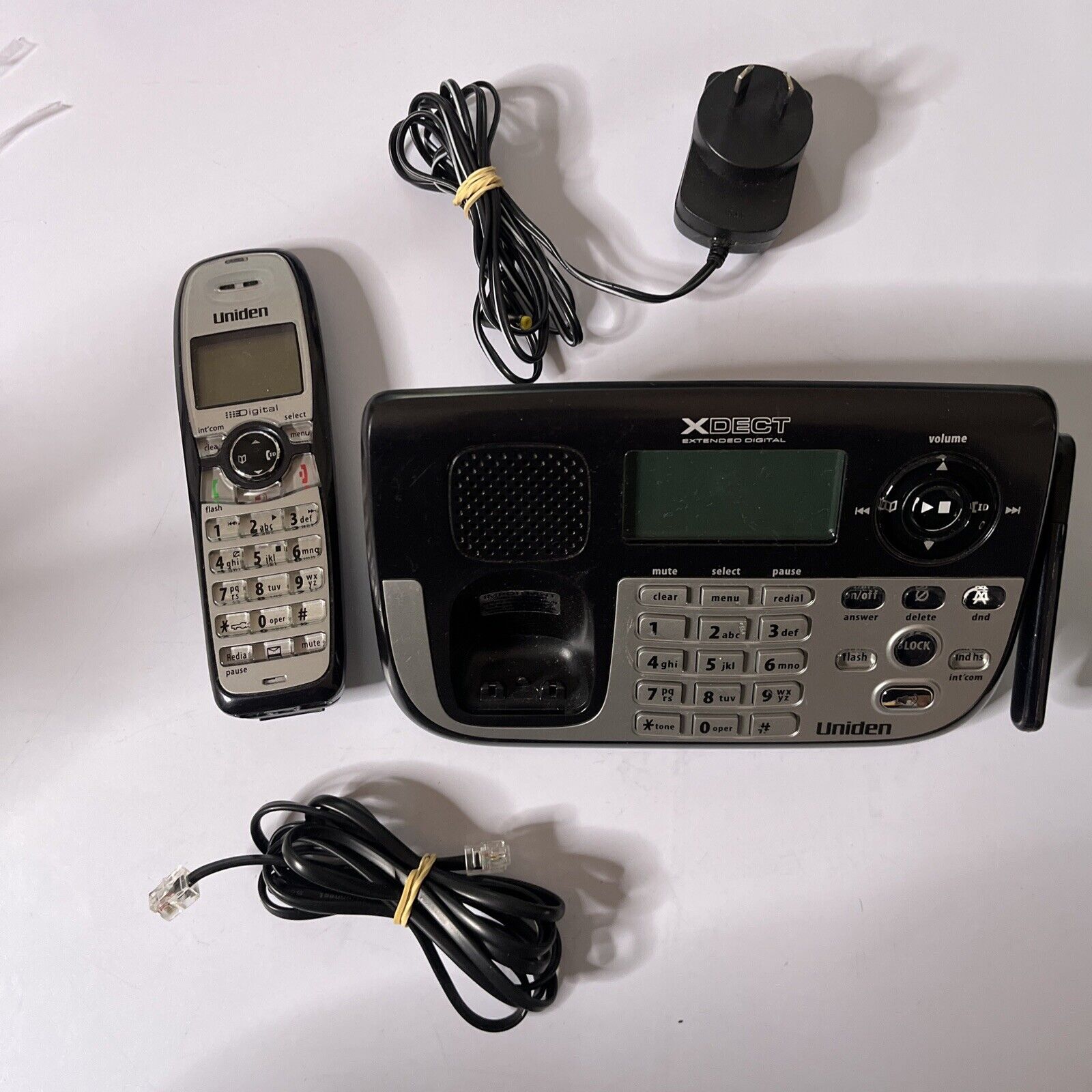 Uniden XDECT7055+1 Digital Answering Machine & 1 Handset Retro Unit