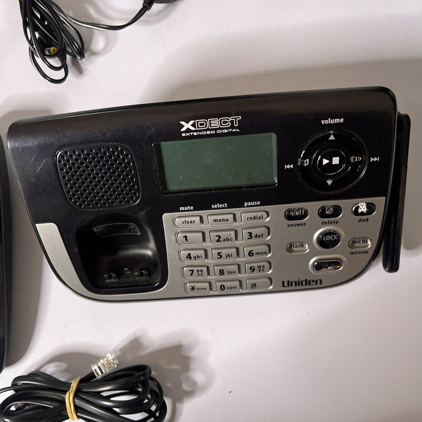 Uniden XDECT7055+1 Digital Answering Machine & 1 Handset